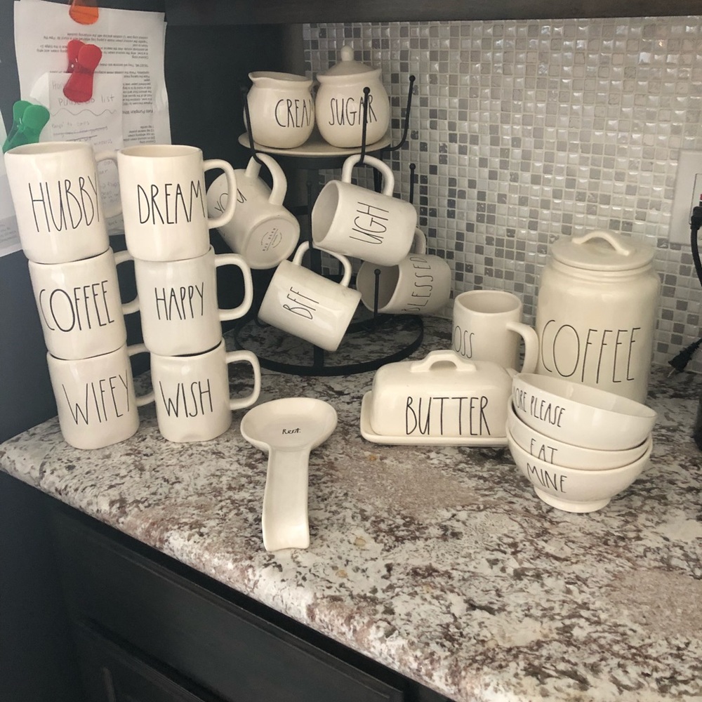 SOLD!!!  LARGE RAE DUNN LOT!!